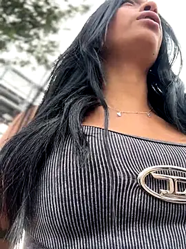 Laura fernandezII online show from September 2025 06:00:01 PM