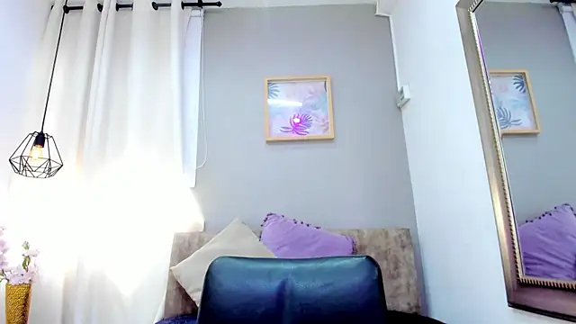 Snapshot of LenaRuiz_ chatting on February 2025 03:16:01 PM LenaRuiz online show from February 2025 03:16:01 PM