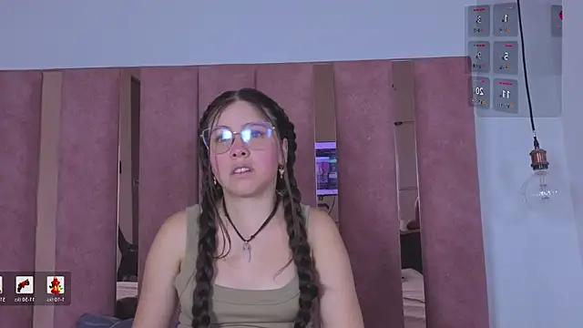 sweetniite online show from June 2026 04:04:02 AM