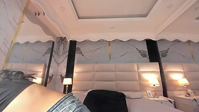 Princess Violett online show from November 2025 02:38:02 PM