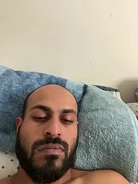 Snapshot of islandvybee55 chatting on January 2025 08:22:02 PM islandvybee55 online show from January 2025 08:22:02 PM