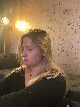 Snapshot of MiaPetit_ chatting on March 2025 04:50:02 PM MiaPetit online show from March 2025 04:50:02 PM