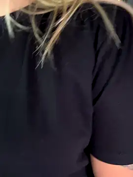 Snapshot of MiaPetit_ chatting on September 2025 12:48:02 AM MiaPetit online show from September 2025 12:48:02 AM