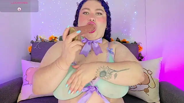 lunitaa0 online show from May 2026 12:24:01 PM