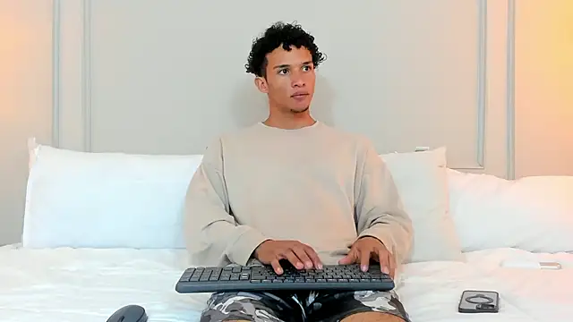 Snapshot of Dominick_star chatting on December 2024 03:26:01 AM Dominick star online show from December 2024 03:26:01 AM