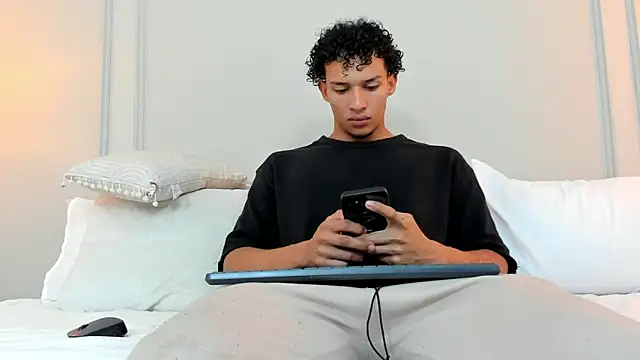 Snapshot of Dominick_star chatting on December 2024 03:17:02 AM Dominick star online show from December 2024 03:17:02 AM