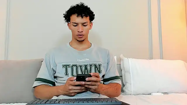 Snapshot of Dominick_star chatting on December 2024 03:36:02 AM Dominick star online show from December 2024 03:36:02 AM