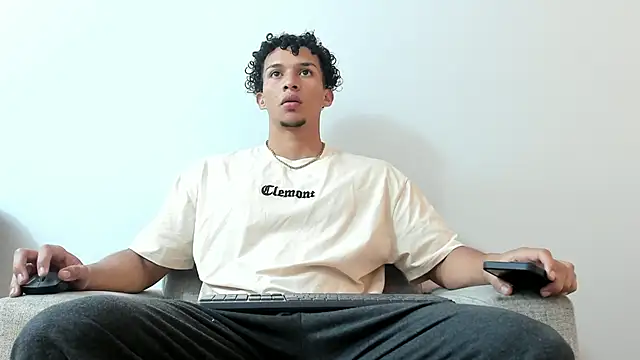 Snapshot of Dominick_star chatting on December 2024 03:25:02 AM Dominick star online show from December 2024 03:25:02 AM