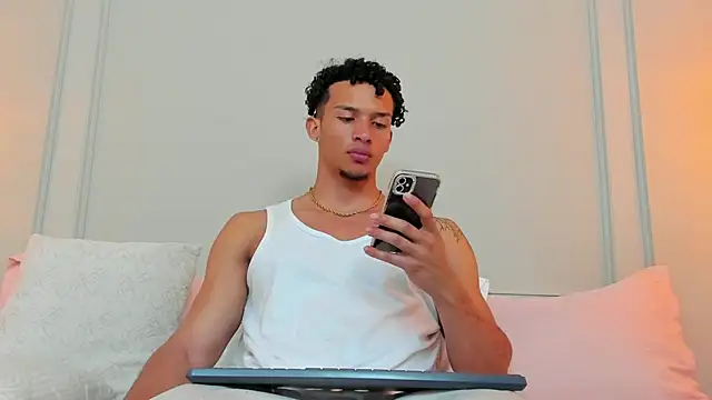 Snapshot of Dominick_star chatting on January 2025 03:13:01 AM Dominick star online show from January 2025 03:13:01 AM