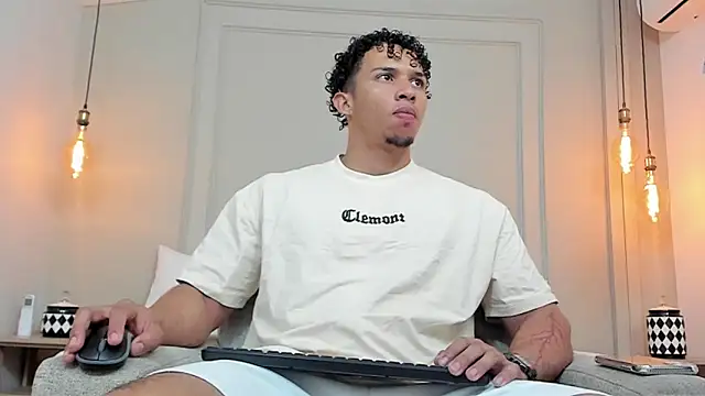 Snapshot of Dominick_star chatting on February 2025 04:21:01 AM Dominick star online show from February 2025 04:21:01 AM