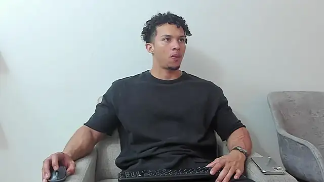 Snapshot of Dominick_star chatting on February 2025 04:08:02 AM Dominick star online show from February 2025 04:08:02 AM