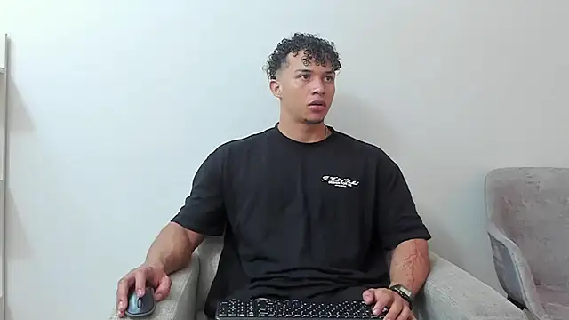 Snapshot of Dominick_star chatting on February 2025 05:15:02 AM Dominick star online show from February 2025 05:15:02 AM