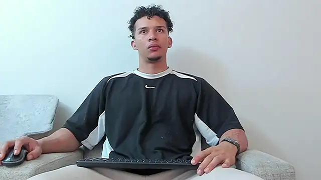 Snapshot of Dominick_star chatting on March 2025 04:13:01 AM Dominick star online show from March 2025 04:13:01 AM