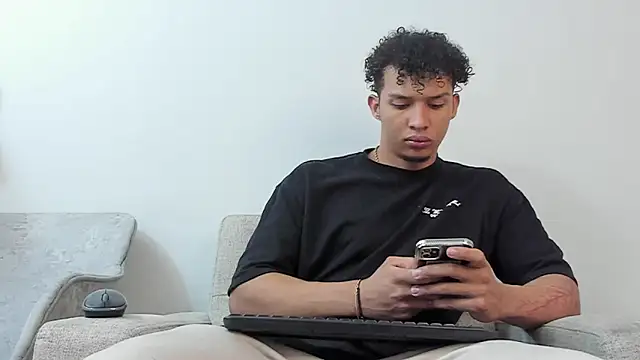 Snapshot of Dominick_star chatting on March 2025 03:44:02 AM Dominick star online show from March 2025 03:44:02 AM