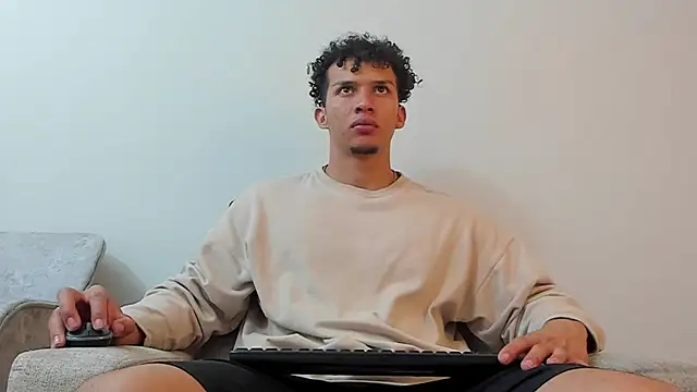 Snapshot of Dominick_star chatting on March 2025 01:32:02 AM Dominick star online show from March 2025 01:32:02 AM