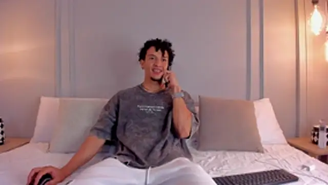 Snapshot of Dominick_star chatting on October 2025 04:05:01 AM Dominick star online show from October 2025 04:05:01 AM