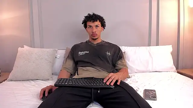 Dominick star online show from January 2026 04:49:02 AM