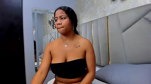 Sofi Fox  online show from January 2025 06:07:01 PM