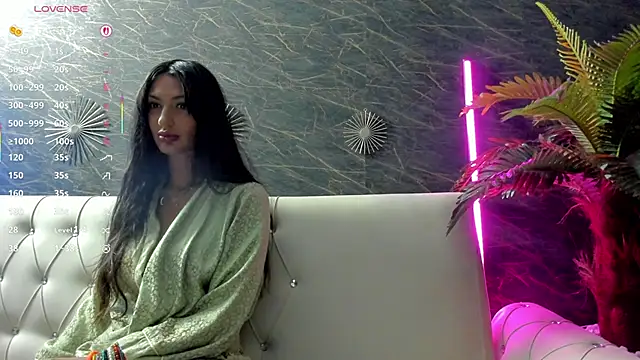 moona ray online show from September 2025 07:27:01 PM