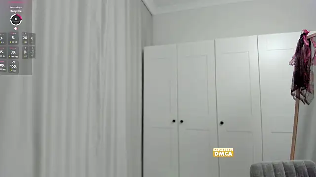 snowiie online show from October 2025 05:14:01 PM