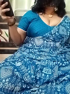 Snapshot of MONA_DARLING31 chatting on November 2025 04:25:02 AM MONA DARLING31 online show from November 2025 04:25:02 AM