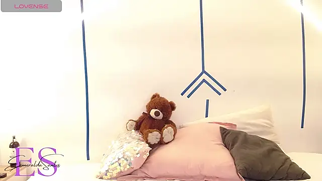 EsmeraldaSantoss online show from January 2025 12:47:02 PM