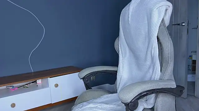 alyx garden online show from January 2025 12:04:02 PM