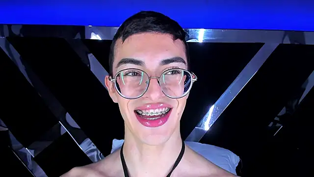 MaxiRogers online show from January 2025 08:03:02 PM