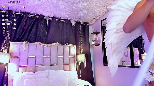 Nathan Smith  online show from October 2025 07:37:01 PM