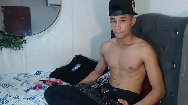 jose sexycumm online show from March 2025 08:22:01 PM
