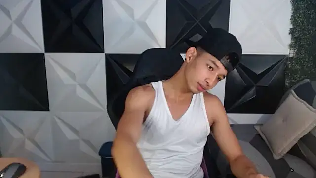 jose sexycumm online show from March 2025 08:22:01 PM