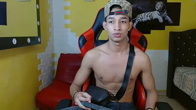 jose sexycumm online show from October 2025 07:13:01 PM