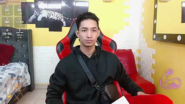 jose sexycumm online show from December 2025 07:31:01 PM