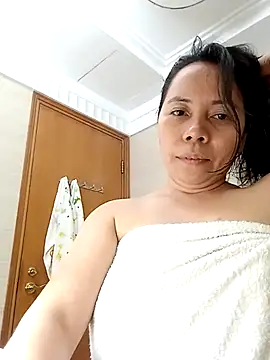 Snapshot of doggiepossession chatting on March 2025 03:28:02 PM doggiepossession online show from March 2025 03:28:02 PM