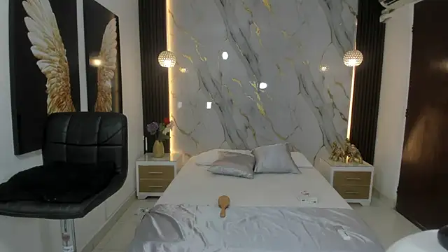 estephany doll online show from January 2025 02:41:01 PM