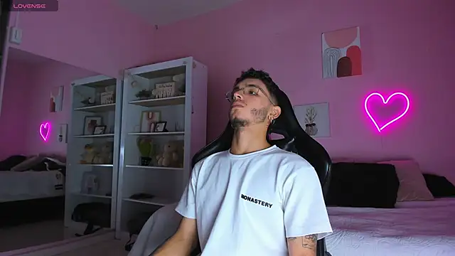 Ian Castillo  online show from February 2025 11:19:02 AM