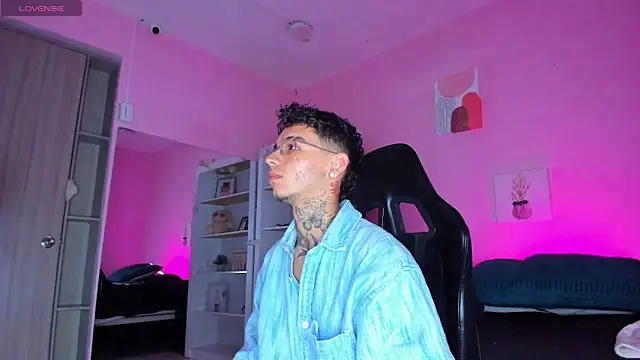 Ian Castillo  online show from November 2025 11:10:02 AM