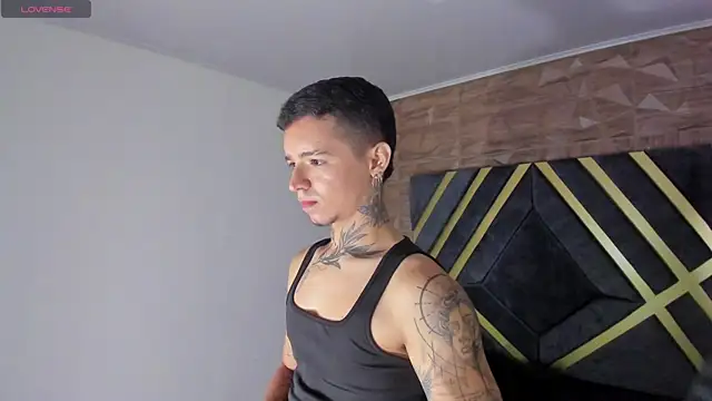 Snapshot of Ian_Castillo_ chatting on April 2026 11:13:02 AM Ian Castillo online show from April 2026 11:13:02 AM