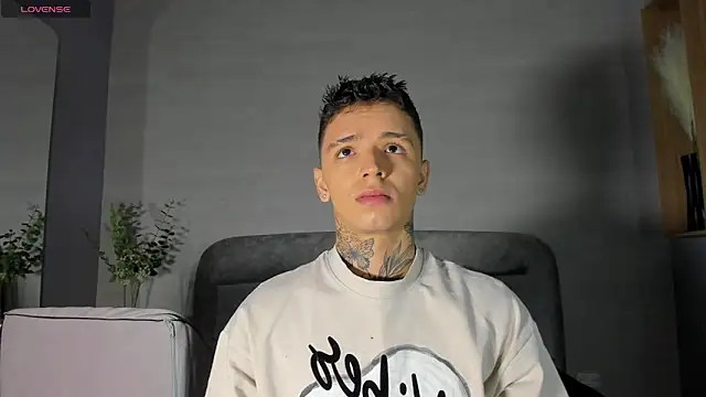 Snapshot of Ian_Castillo_ chatting on May 2026 11:06:01 AM Ian Castillo online show from May 2026 11:06:01 AM