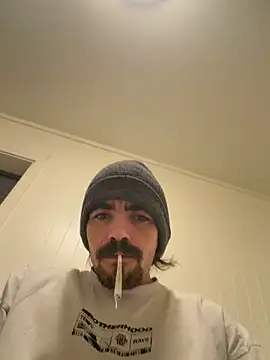 wolfwhite95 online show from March 2026 10:57:01 PM