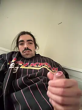 wolfwhite95 online show from April 2026 02:25:01 PM