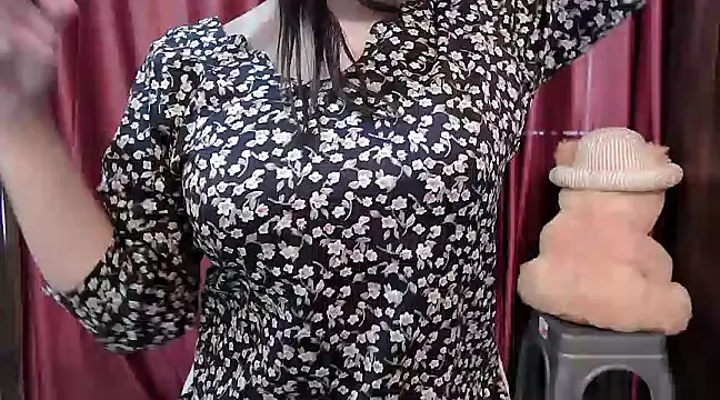 ANANYA-TIWARI online show from February 2025 05:23:01 AM