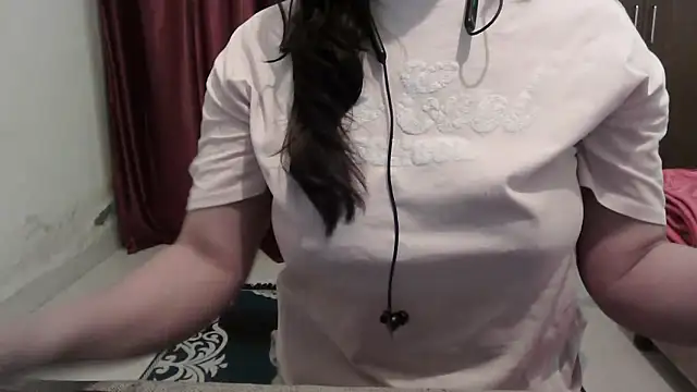 ANANYA-TIWARI online show from November 2025 04:59:02 AM