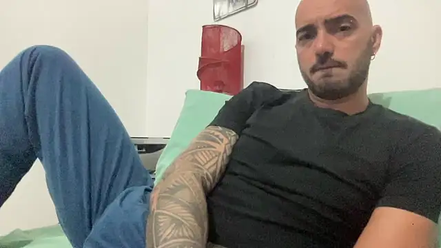 alessandromori91 online show from September 2025 09:30:01 PM