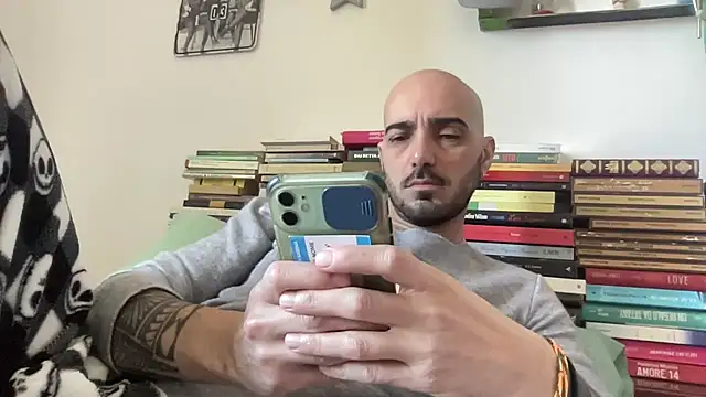 alessandromori91 online show from April 2026 08:11:01 AM