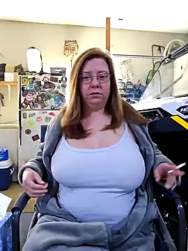 Snapshot of MsShelby40 chatting on December 2024 03:39:01 PM MsShelby40 online show from December 2024 03:39:01 PM