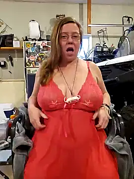 Snapshot of MsShelby40 chatting on February 2025 10:04:02 PM MsShelby40 online show from February 2025 10:04:02 PM