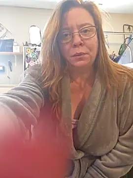 Snapshot of MsShelby40 chatting on February 2025 04:37:02 PM MsShelby40 online show from February 2025 04:37:02 PM