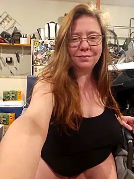 Snapshot of MsShelby40 chatting on December 2025 10:58:02 PM MsShelby40 online show from December 2025 10:58:02 PM