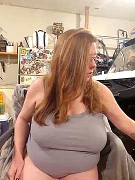 Snapshot of MsShelby40 chatting on February 2026 11:36:01 PM MsShelby40 online show from February 2026 11:36:01 PM